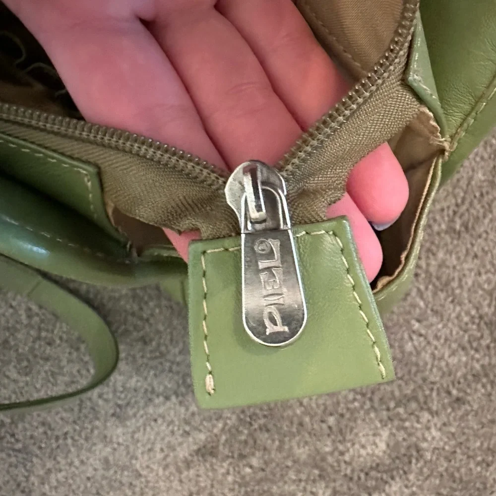 Piel VERTICAL BELTED BUSINESS TOTE